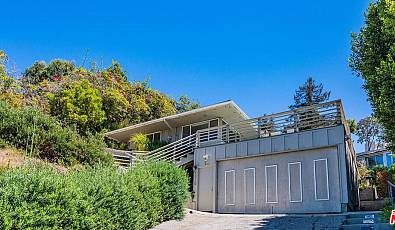 Charming Palisades Home With Ocean View