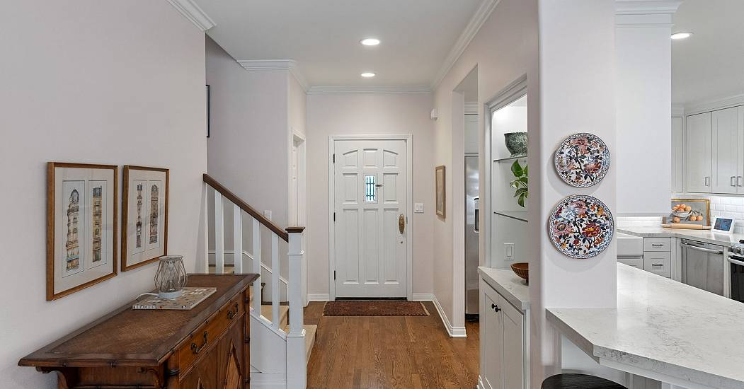 1121 Princeton Street 4-5.jpg