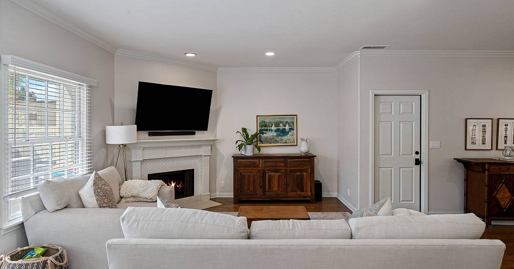 1121 Princeton Street 4-10.jpg