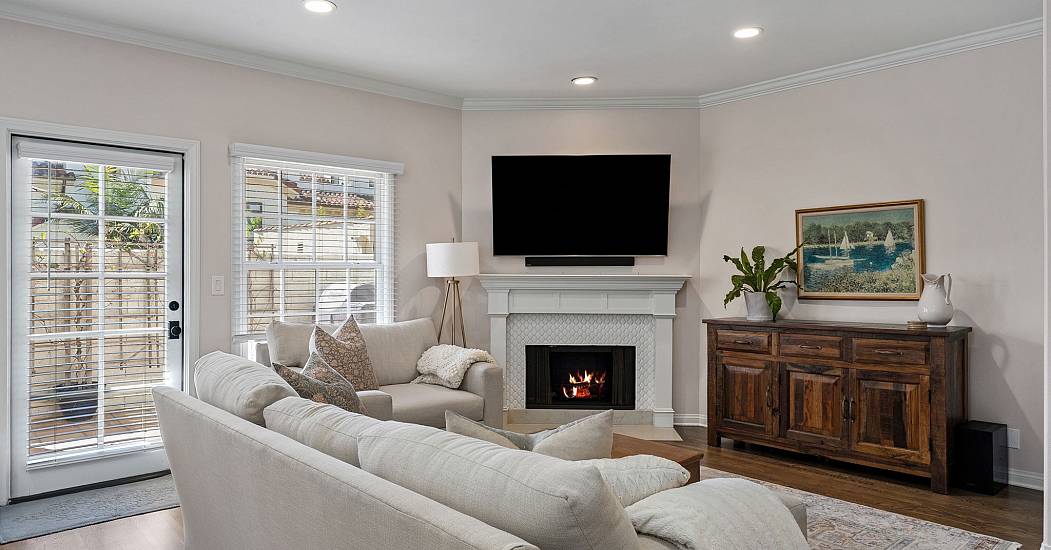 1121 Princeton Street 4-7.jpg