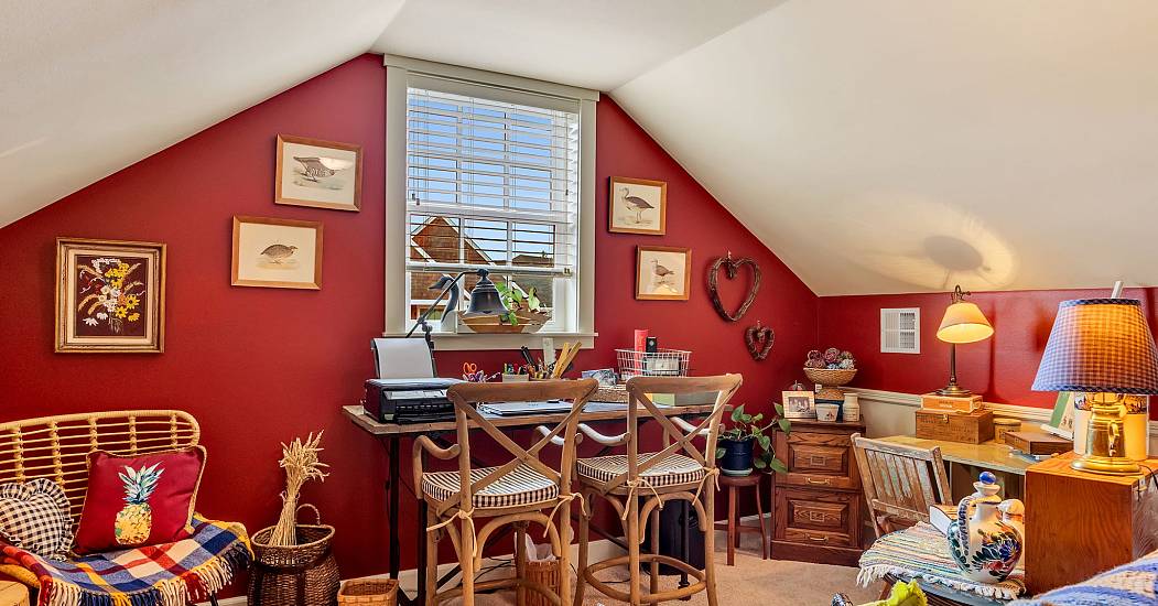 51-web-or-mls-5295 Drummond Dr-50.jpg