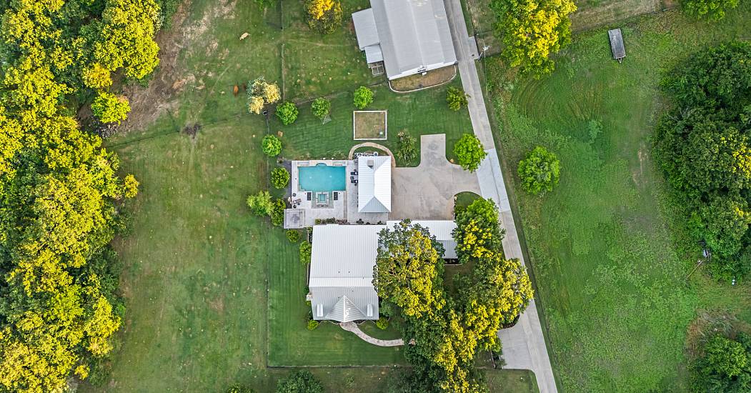 53-web-or-mls-560-e-jernigan-rd.jpg
