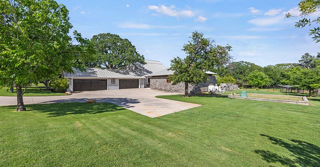 46-web-or-mls-560-e-jernigan-rd.jpg