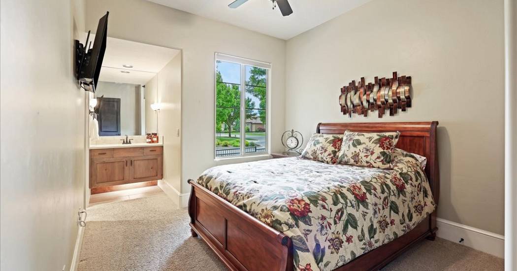 19-1480 N Colline Bello Way-Final-19.jpg