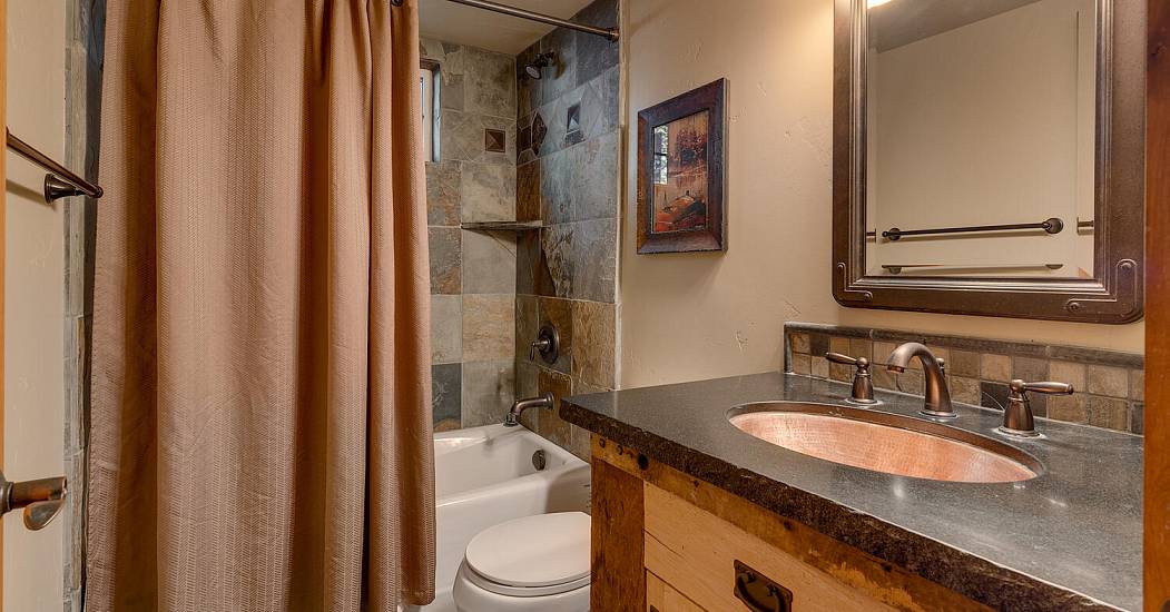 025-033-Bathroom-1500x1000.jpg