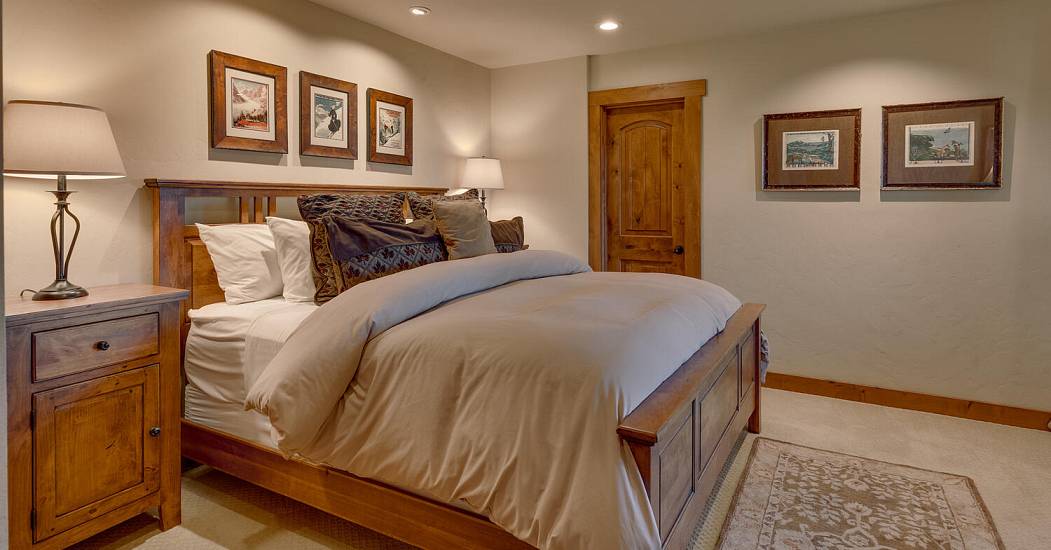020-015-Bedroom-1500x1000.jpg