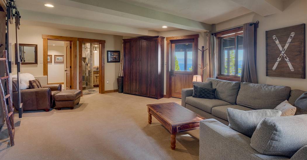 016-023-Family Room-1500x1000.jpg