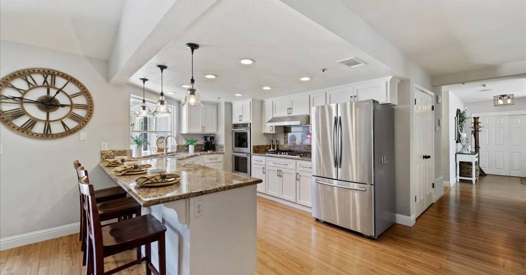 11-Kitchen.jpg
