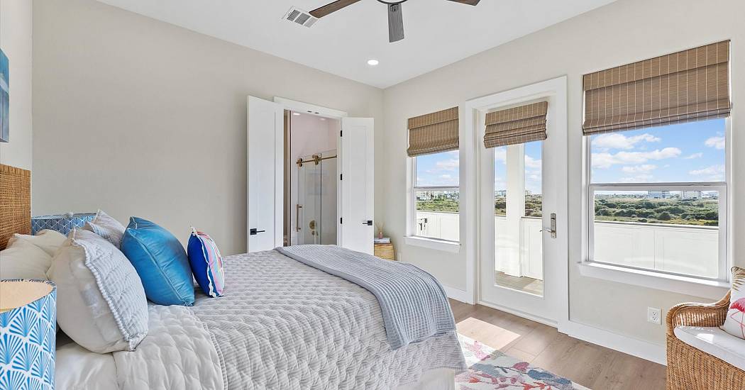 13-25935 Bay Breeze Dr-103.jpg