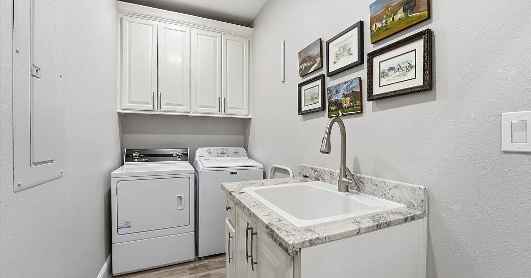22-438 Amanda Cir-59.jpg