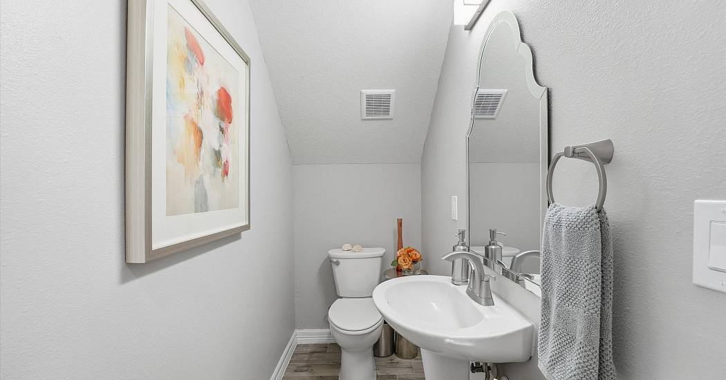 12-438 Amanda Cir-54.jpg