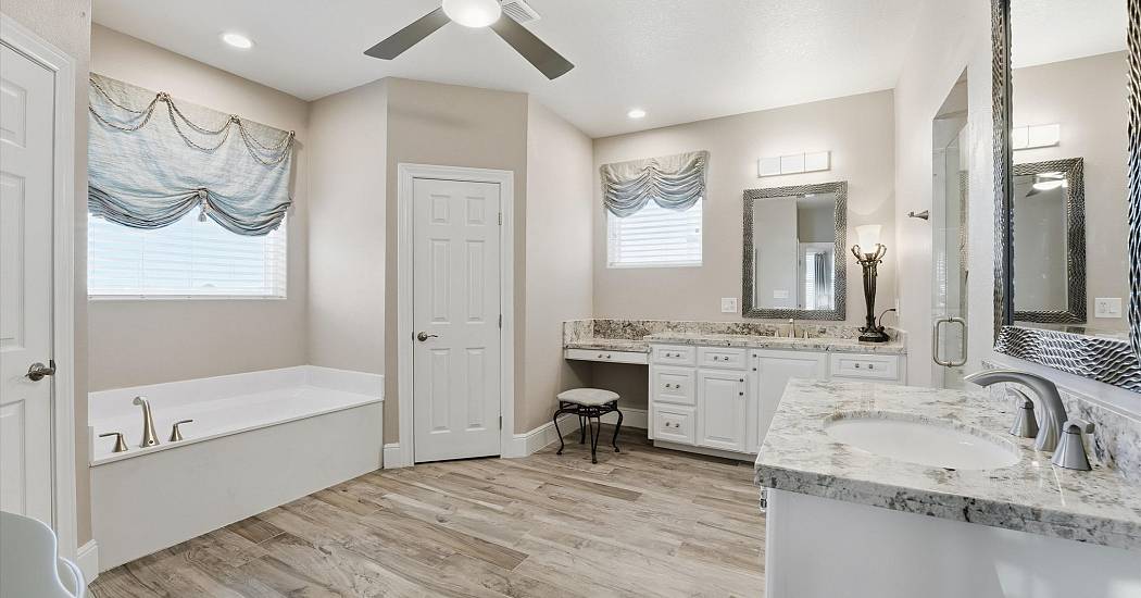 14-438 Amanda Cir-69.jpg