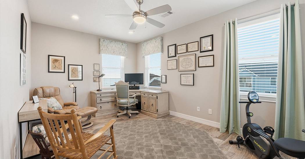20-438 Amanda Cir-99.jpg