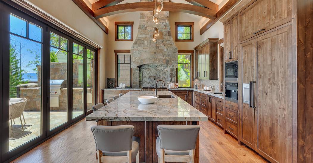 4250 N Lake Blvd Carnelian Bay-large-016-055-Kitchen-1500x1000-72dpi.jpg