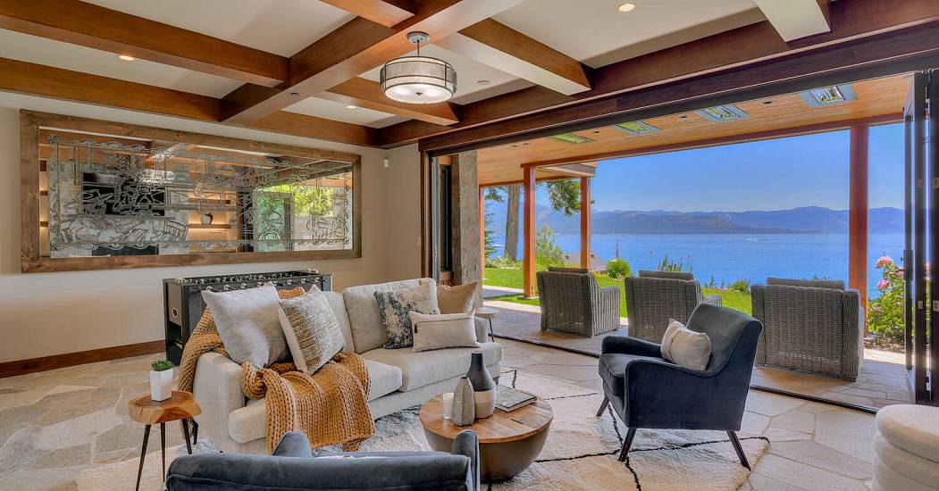 4250 N Lake Blvd Carnelian Bay-large-047-089-Family Room-1500x1000-72dpi.jpg