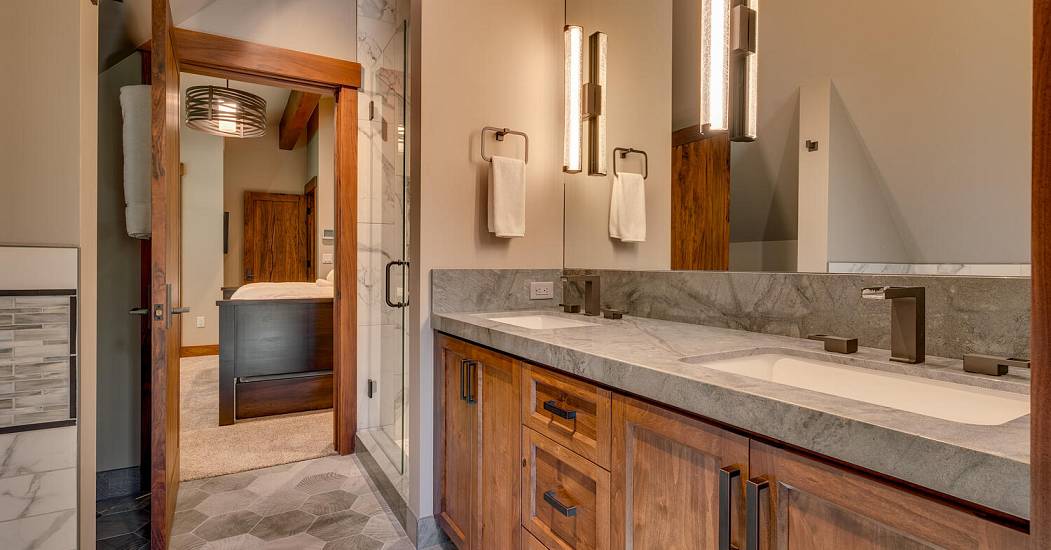 4250 N Lake Blvd Carnelian Bay-large-036-006-Bathroom-1500x1000-72dpi.jpg