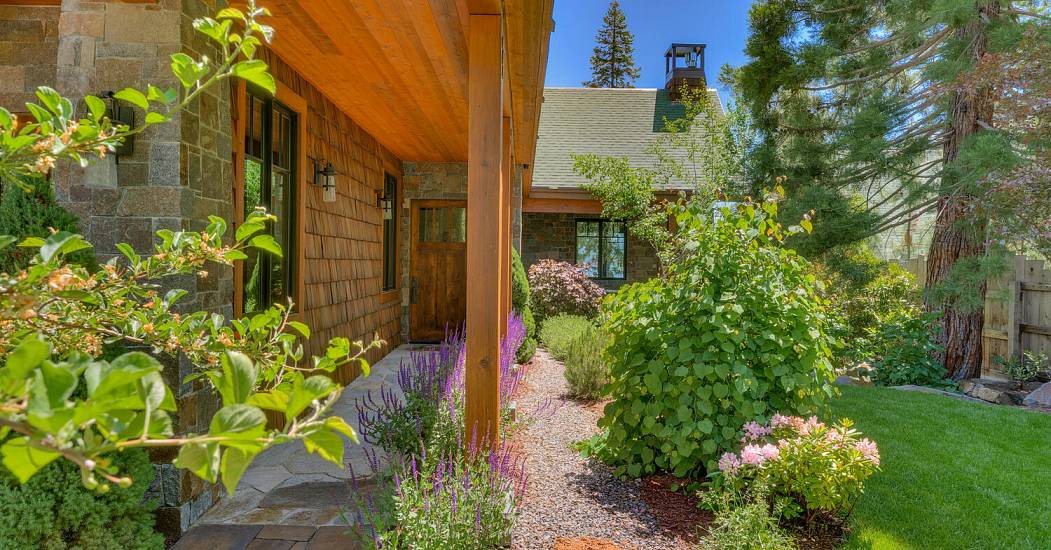 4250 N Lake Blvd Carnelian Bay-large-004-063-Front Entry Detail-1500x1000-72dpi.jpg
