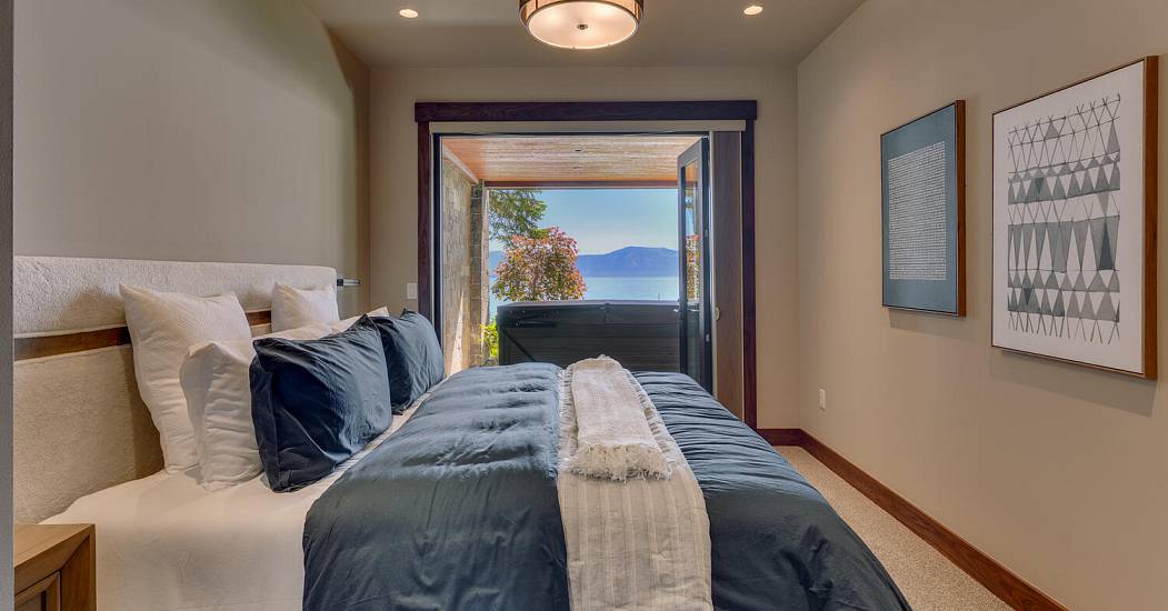 4250 N Lake Blvd Carnelian Bay-large-041-085-Bedroom En suite-1500x1000-72dpi.jpg