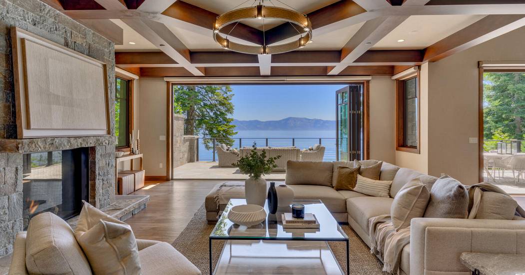 4250 N Lake Blvd Carnelian Bay-large-011-061-Living Room-1500x1000-72dpi.jpg