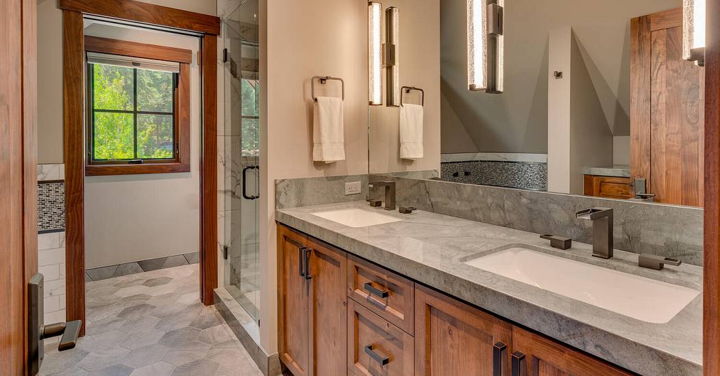 4250 N Lake Blvd Carnelian Bay-large-034-030-Bathroom-1500x1000-72dpi.jpg