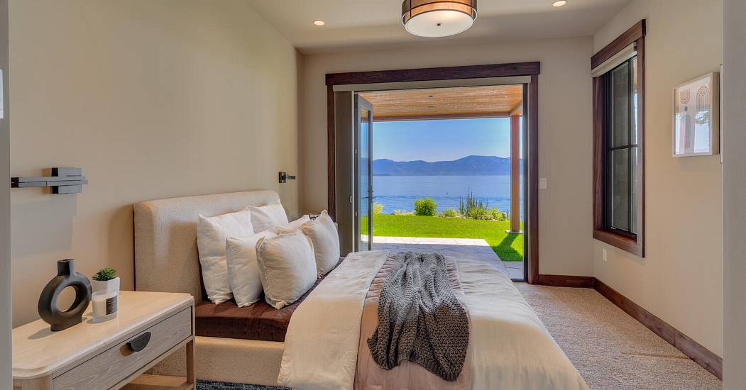 4250 N Lake Blvd Carnelian Bay-large-043-081-Bedroom En suite-1500x1000-72dpi.jpg