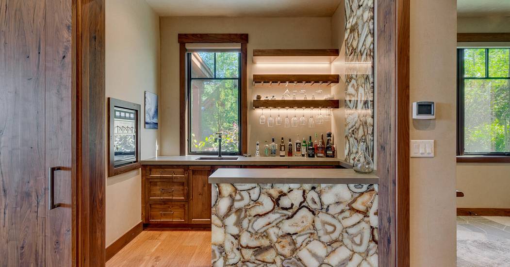 4250 N Lake Blvd Carnelian Bay-large-009-039-Wet Bar-1500x1000-72dpi.jpg