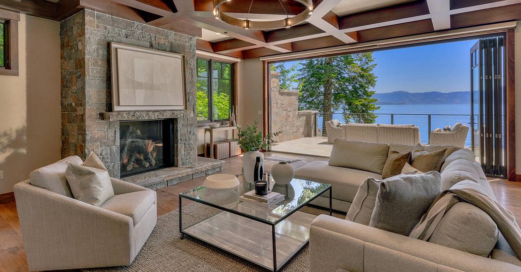 4250 N Lake Blvd Carnelian Bay-large-014-062-Living Room-1500x1000-72dpi.jpg