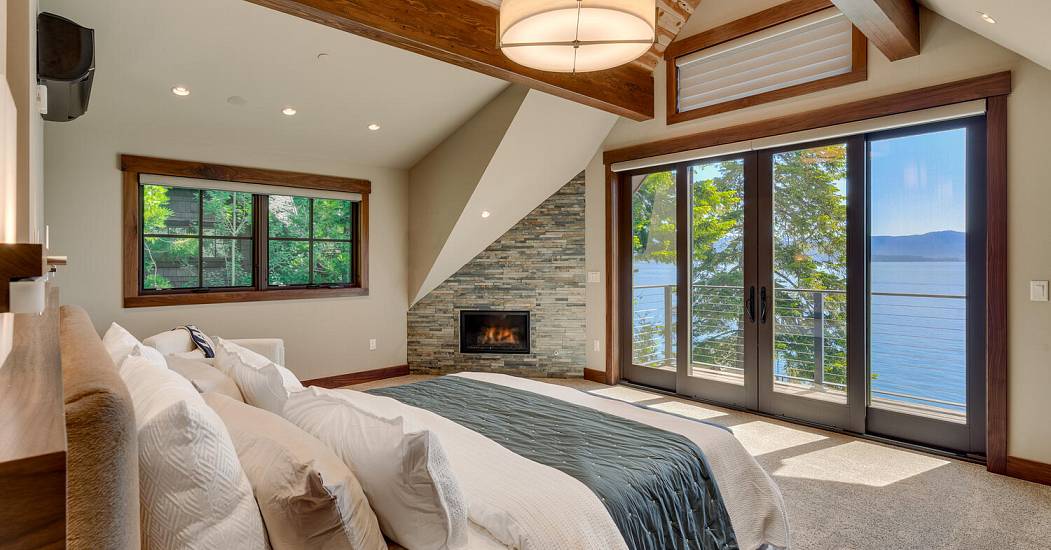 4250 N Lake Blvd Carnelian Bay-large-024-090-Primary Bedroom Ensuite-1500x1000-72dpi.jpg