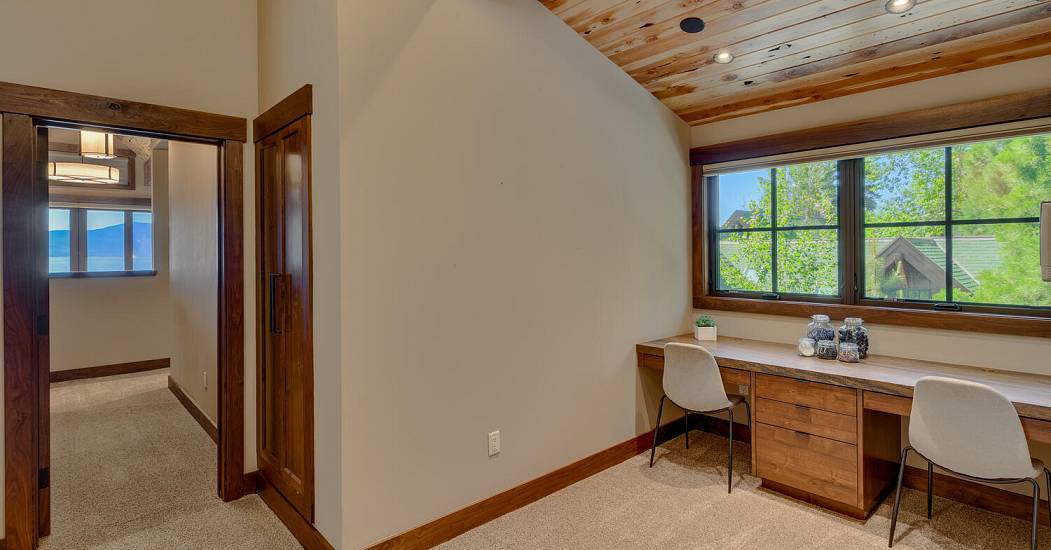 4250 N Lake Blvd Carnelian Bay-large-031-077-Landing-1500x1000-72dpi.jpg