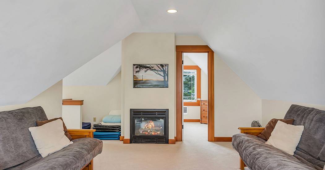 1021 S Promenade-75.jpg