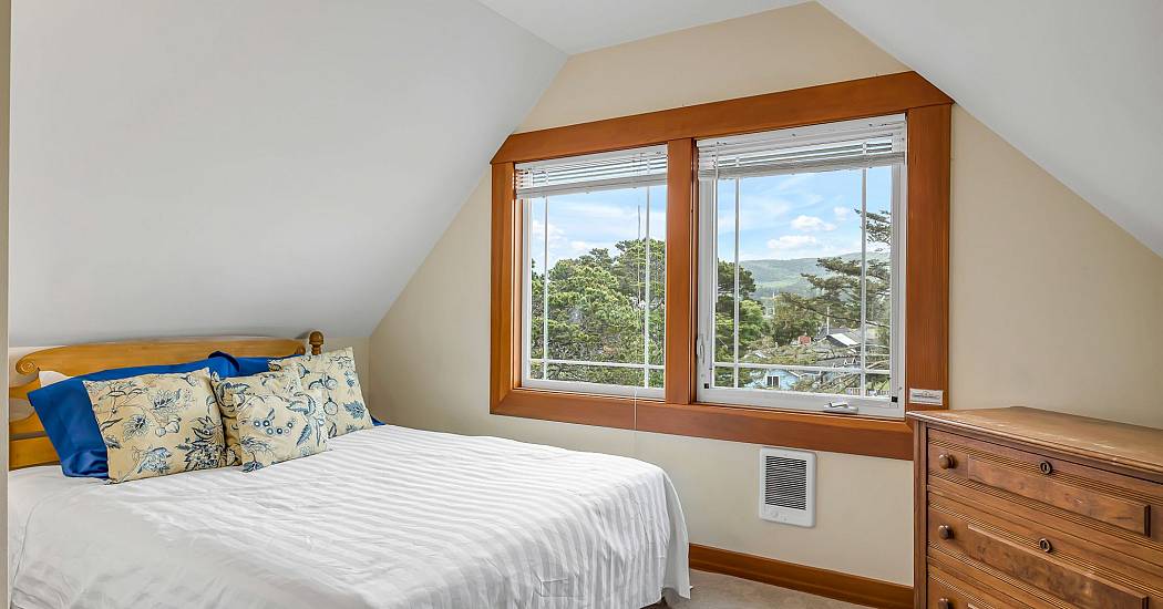1021 S Promenade-76.jpg