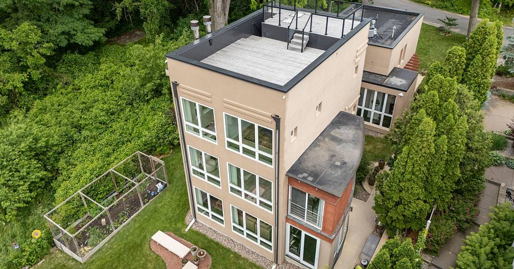 2026_4162_veith_ave_ss_mls-10.jpg