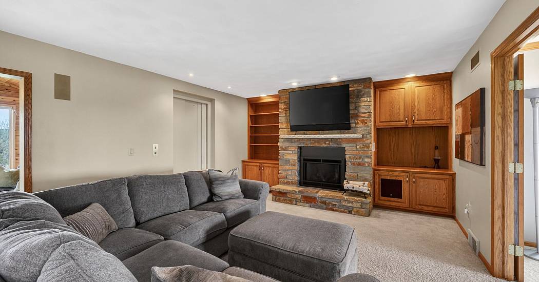 2026_3576_timber_ln_mh_mls-12.jpg