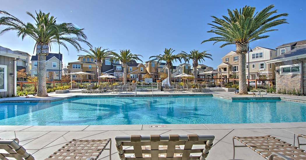 005_005_Community Pool.jpg