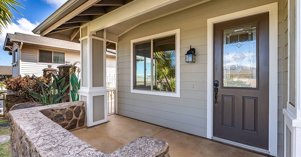 3_Front_Lanai.jpg