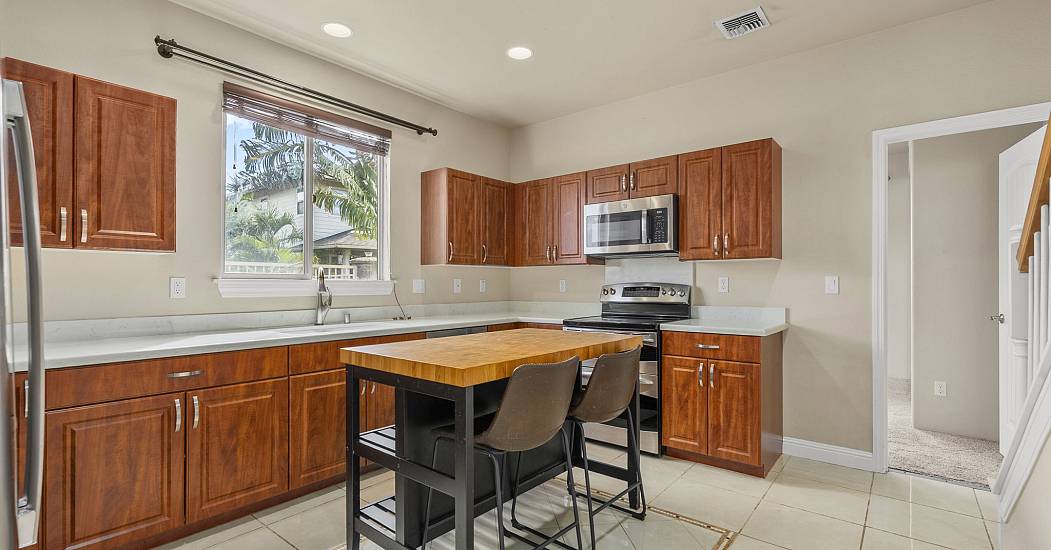 8_Kitchen_1.jpg