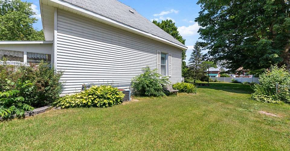 L3RycmViL2xpc3RpbmdzLzQ0LzI3LzE3LzYzL3AvYjYzNDc4NzUtYTFkOC00NWMyLWJjODEtZmI5YjA3MWMxM2JkLmpwZw.jpg