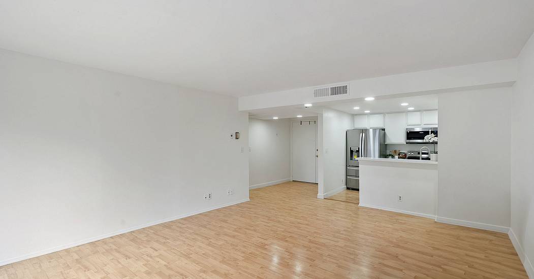 10535 Wilshire Blvd 410-11.jpg