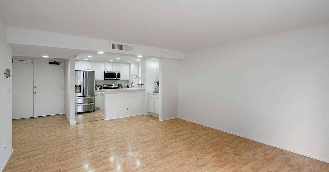 10535 Wilshire Blvd 410-13.jpg