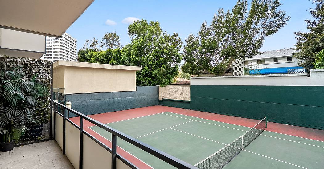 10535 Wilshire Blvd 410-37.jpg