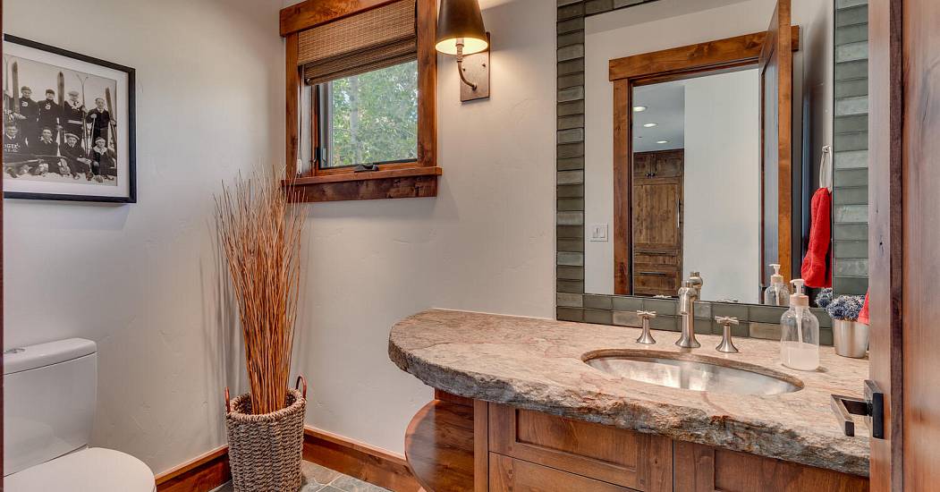 14040 Trailside Loop Truckee-large-021-038-Half Bathroom-1500x1000-72dpi.jpg