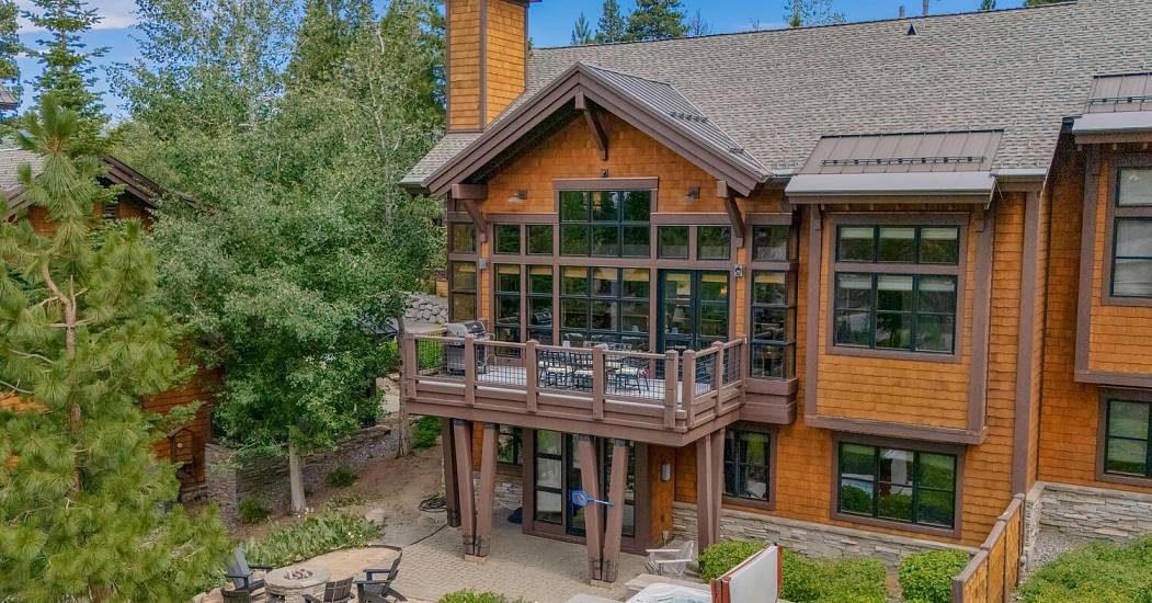 14040 Trailside Loop Truckee-large-038-047-Back Exterior-1500x1000-72dpi.jpg