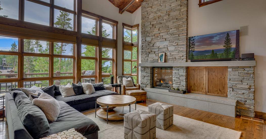 14040 Trailside Loop Truckee-large-009-037-Living Room-1500x1000-72dpi.jpg