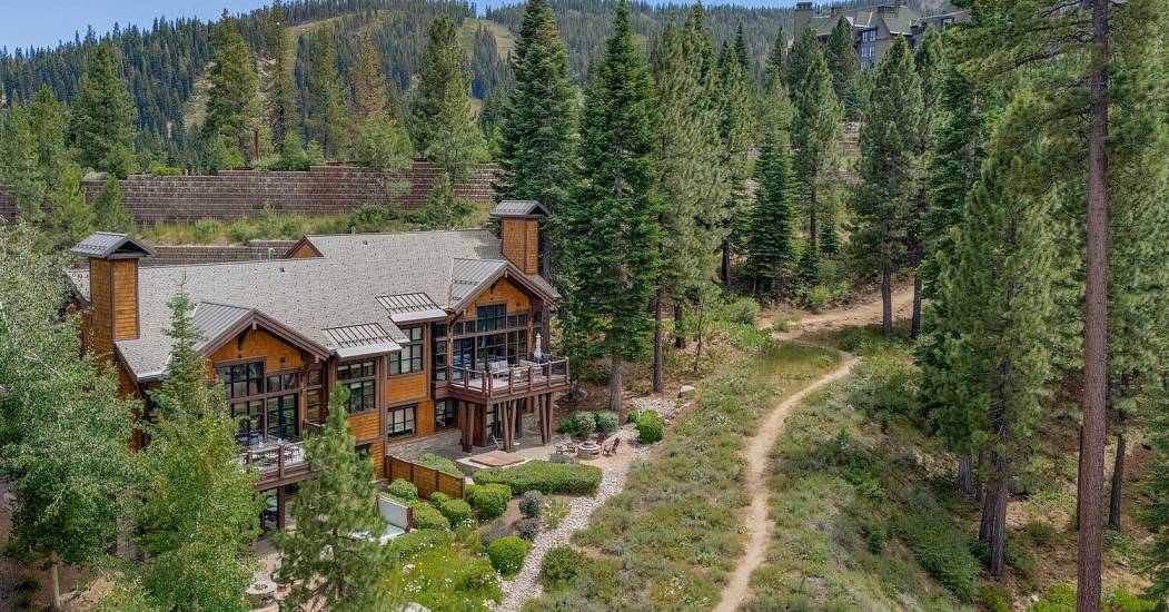 14040 Trailside Loop Truckee-large-041-042-Back Exterior with Ski in Ski-1500x1000-72dpi.jpg