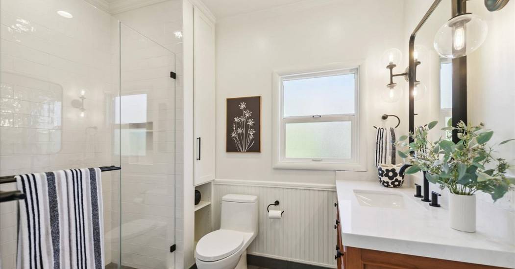 13-Primary Bath.jpg