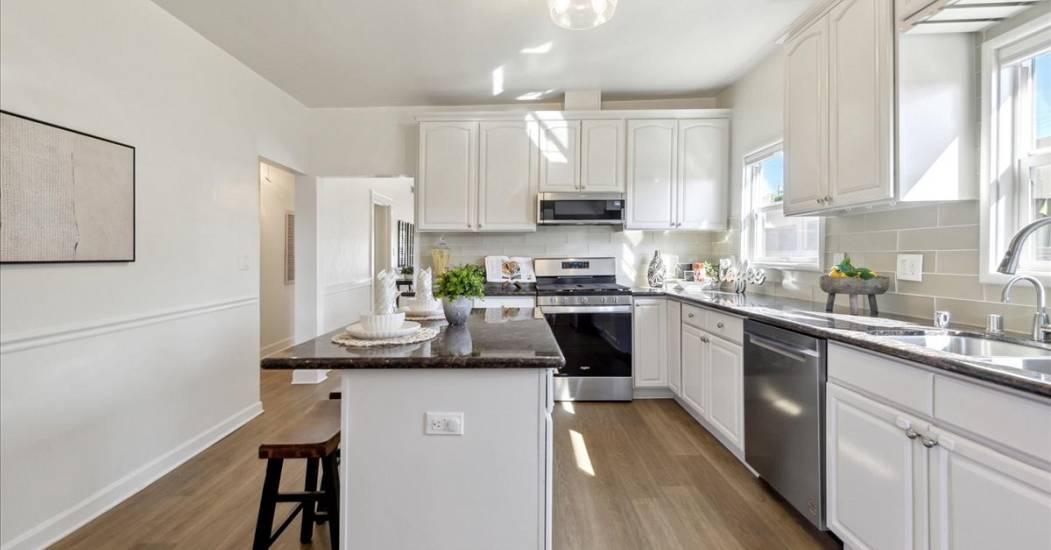22-Kitchen.jpg