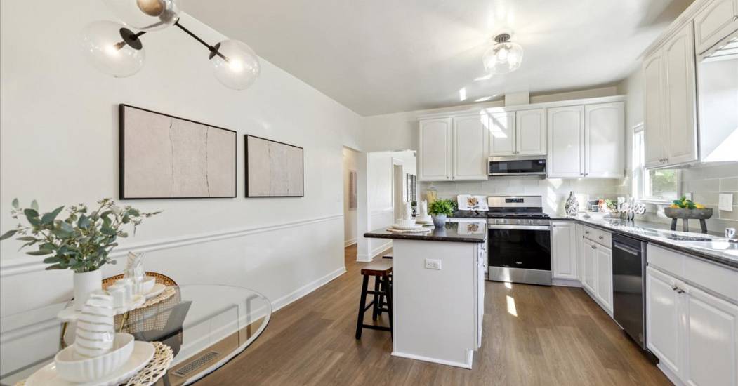 23-Kitchen.jpg
