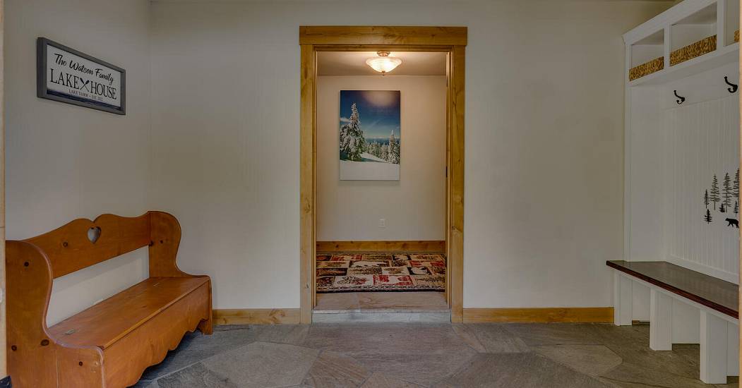 154 Skyland Way Tahoe City CA-large-006-018-Front Entry Detail-1500x1000-72dpi.jpg