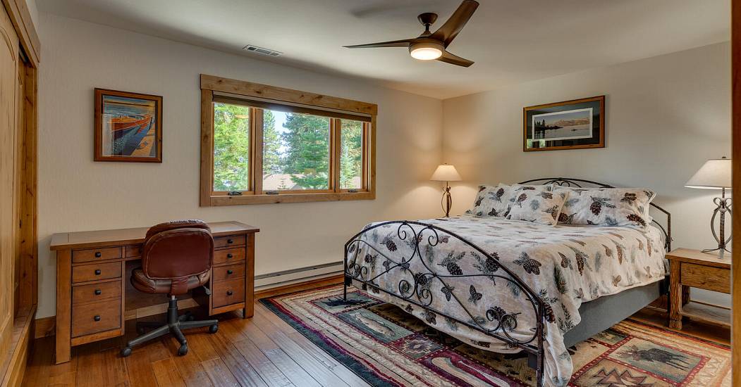 154 Skyland Way Tahoe City CA-large-024-007-Primary Bedroom Ensuite-1500x1000-72dpi.jpg