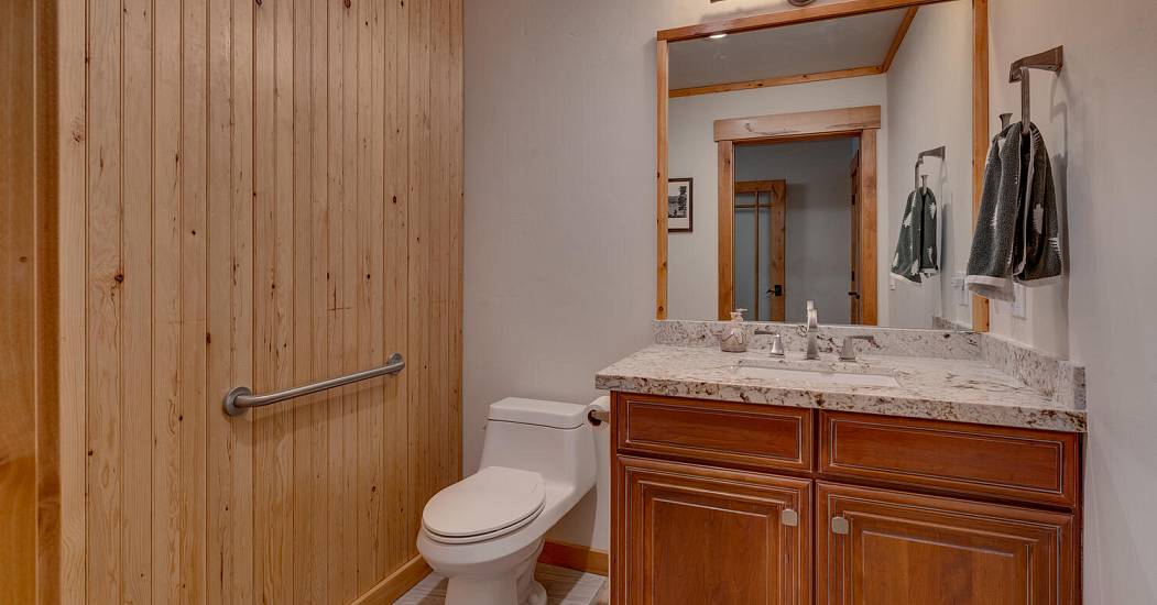 154 Skyland Way Tahoe City CA-large-011-003-Half Bathroom-1500x1000-72dpi.jpg